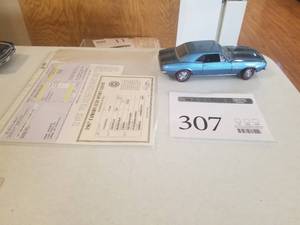 lot 307 image: 124 Scale 1967 Chevrolet Camaro Coupe Die-cast Metal Replica Model by Danbury Mint