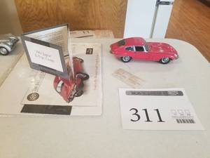 lot 311 image: 124 Scale 1961 Jaguar E-Type Coupe Die-cast Metal Replica Model by Franklin Mint