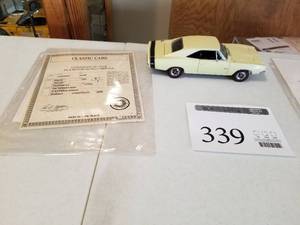 lot 339 image: 124 Scale 1969 Dodge Charger RT Coupe Die-cast Metal Replica Model by Danbury Mint