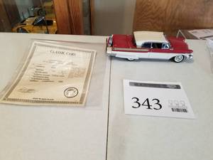 lot 343 image: 124 Scale 1957 Mercury Turnpike Cruiser Coupe Die-cast Metal Replica Model by Danbury Mint