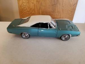 lot 362 image: 124 Scale 1969 Dodge Charger SE Coupe Die-cast Metal Replica Model