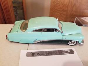 lot 367 image: 124 Scale Mercury Custom Lowrider Coupe Die-cast Metal Replica Model