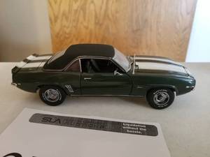 lot 375 image: 124 Scale 1969 Chevrolet Camaro Z28 Coupe #2355000 Limited Edition Die-cast Metal Replica Model by Danbury Mint