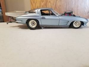 lot 396 image: 124 Scale 1963 Chevrolet Corvette Pro Mod Race Car Die-cast Metal Replica Model