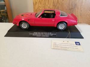 lot 400 image: 124 Scale 1977 Pontiac Trans Am Coupe Die-cast Metal Replica Model by Franklin Mint