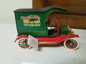 lot 409 image: 124 Scale Ford Model T Delivery Truck Die-cast Metal Replica Model