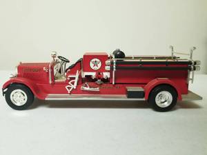 lot 427 image: Fire Engine Die-cast Metal Replica Model