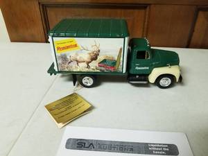lot 442 image: Hi-Speed and Kleanbore Wildlife Series 124 Scale Elk Delivery Truck Die-cast Metal Replica Model by Remington