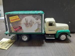 lot 437 image: Hi-Speed and Kleanbore Wildlife Series 124 Scale Rabbit Delivery Truck Die-cast Metal Replica Model by Remington