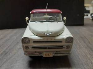 lot 456 image: 124 Scale 1957 Dodge D100 Half-Ton Pickup Truck Die-cast Metal Replica Model by Danbury Mint