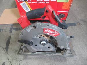 Milwaukee M18 FUEL 18-Volt Lithium-Ion Brushless Cordless 7-14 in. Circular Saw (Tool-Only) 2732-20