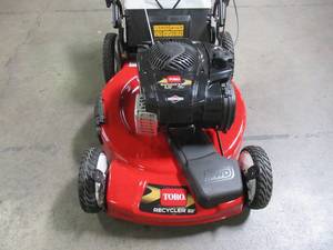 Toro Recycler 22 in. Briggs & Stratton High Wheel Variable Speed Gas Walk Behind Self Propelled Lawn Mower with Bagger 21378