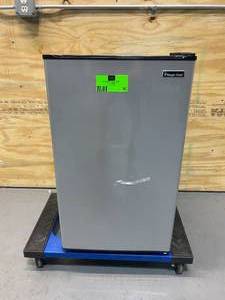 lot 60 image: MAGIC CHEF 4.4 cu. ft. Mini Fridge in Stainless Look
