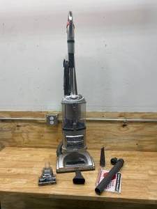 lot 74 image: SHARK Navigator Lift-Away DLX Vacuum Cleaner