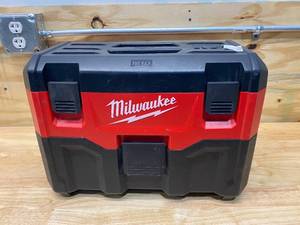 lot 14 image: MILWAUKEE M18 18-Volt 2 Gal. Lithium-Ion Cordless WetDry Vacuum (Tool-Only)