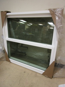 lot 122 image: LINDSAY DOUBLE-HUNG POCKET WINDOW - NEW, 44 x 42