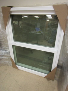 lot 127 image: LINDSAY DOUBLE-HUNG WINDOW - NEW, 35 x 45