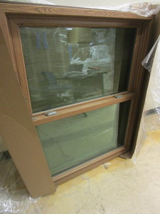 lot 186 image: LINDSAY DOUBLE-HUNG WINDOW - NEW, 36 x 45
