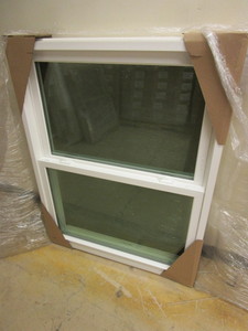 lot 187 image: LINDSAY DOUBLE-HUNG WINDOW - NEW, 35 x 45