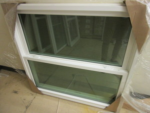 lot 190 image: LINDSAY DOUBLE-HUNG WINDOW - NEW, 44 x 42