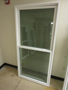 lot 194 image: LINDSAY DOUBLE-HUNG WINDOW - NEW, 36 x 74