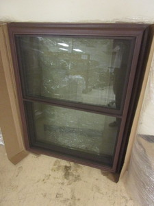 lot 200 image: LINDSAY DOUBLE-HUNG WINDOW - NEW, 36 x 45