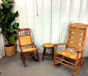 lot D-11 image: Antique Rocking Chairs
