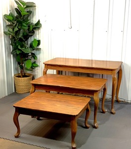 lot B-26 image: Nesting Tables