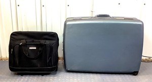 lot 58 image: Vintage Luggage Set