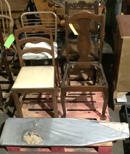 lot D-54 image: Furniture Grouping