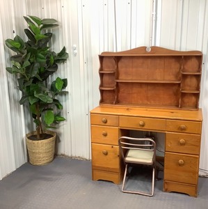 lot O-30 image: Home Office Furniture