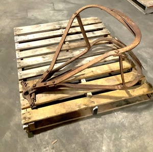 lot E-126 image: Antique Grapple