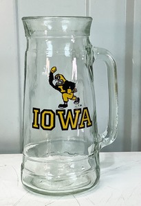 lot H-22 image: Vintage Iowa Hawkeyes Glass Mug