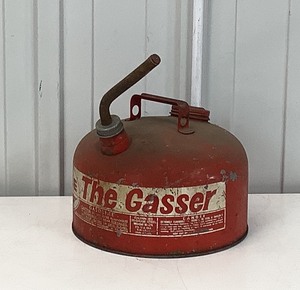 lot H-26 image: Vintage Gas Can