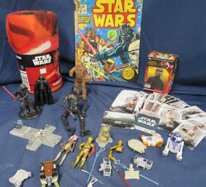 STAR WARS MIXED LOT OF CARDS, VINTAGE OVERSIZED 1977 COMIC BOOK, AND MORE