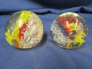 2 VINTAGE GLASS PAPERWEIGHTS