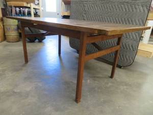 SOLID WOOD RETRO DINING ROOM