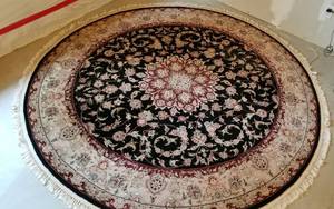 Beautiful Oriental Round Wool Area Rug  98