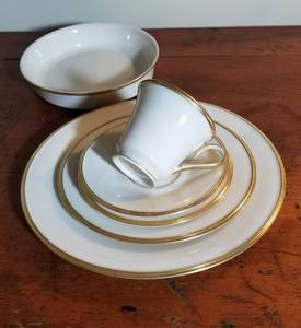 Lenox Eternal Dinnerware Service for 12 plus Serving Pieces