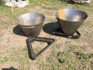 lot 12 image: 2 CNC Spinner Chip Pails With Carts