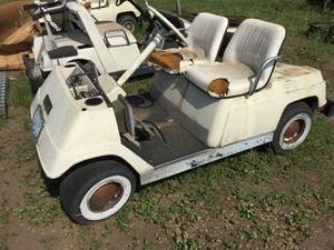 lot 20 image: Yamaha Gas Golf Cart- Procect Without Canopy