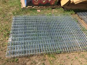 lot 22 image: 7 - 4ft x 6ft Wire Shelving Panels