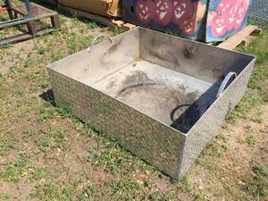 lot 28 image: Diamond Plate Job Box