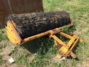 lot 31 image: 60 PowerbroomSweeper