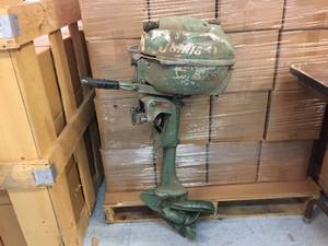 lot 82 image: 1952-54 Johnson 3hp Outboard Boat Motor