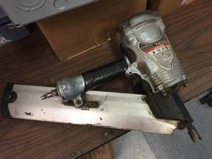 lot 103 image: Hitachi 3 12 Strip NailerFraming Nailer