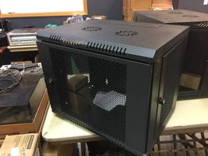 lot 150 image: V7 Wall Mount Metal Locking Cabinet