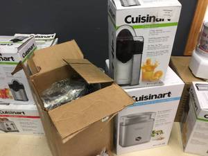 lot 191 image: Cuisinart Blender - Juicer - Frozen YogurtIce Cream Maker