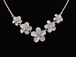 .925 Sterling Silver White Flower Crystal Pistil Pendant Necklace