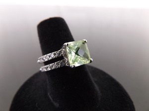 .925 Sterling Silver Pear Cut Peridot Crystal Ring Size 7